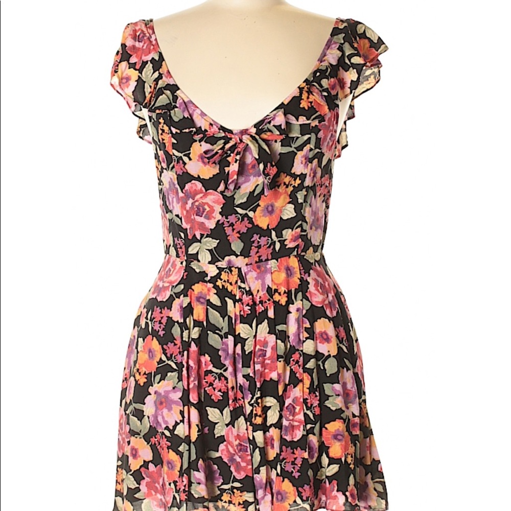 Kimchi Blue floral romper size 8